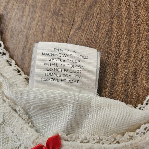 Vintage Girls Red Velvet White Lace Holiday Christmas Dress 2T Made in USA - Picture 4 of 7